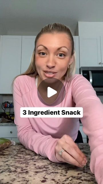 LAURA B. | Teacher turned Health Coach | Podcaster🎙️ on Instagram: "Sweet and Salty 3 ingredient snack that you’ll love! When I was teaching third grade, this was one of my go to healthy snacks. I’d bring the 3 ingredients with me and just toss them together after the school day ended. So easy and loaded with fiber and protein! #healthysnack #3ingredientsnack #sweetandsaltysnacks #simplehealthysnacks" Easy Snacks After School, Easy Snacks For Sleepovers, Easy Snacks For After School, Savory After School Snacks, Sweet After School Snacks, Easy Snacks To Make After School, Easy Fun Snacks To Make, Snacks To Make After School, Good Late Night Snacks