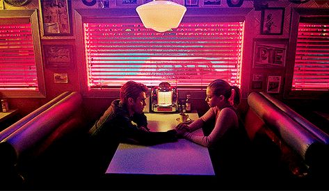 Diner Aesthetic Photoshoot, Riverdale Diner, Betty Pops, Pops Diner, Diner Aesthetic, Arcade Bar, Archie And Betty, Archie Andrews, Arcade Fire