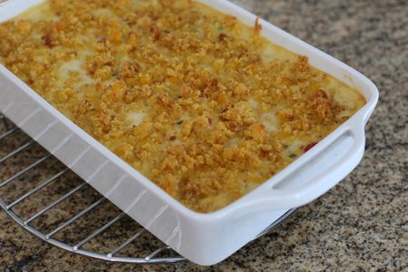 English Pea Casserole With Cornbread Crumb Topping English Pea Casserole Recipe, English Pea Casserole, Pea Dumplings, Southern Suppers, Spring Peas Recipes, Casserole With Cornbread, Pea Casserole, Sides Veggies, Veggie Casseroles