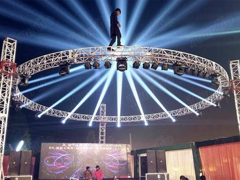 Flat Roof Systems, Aluminium Ceiling, Stage Lighting Design, Lighting Truss, Portable Stage, Party Night Club Aesthetic, Truss Structure, Theatre Lighting, Wedding Stage Backdrop