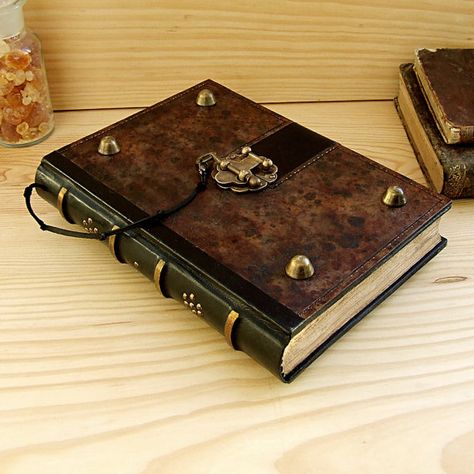 Large Leather Journal, Journal With Lock, Leather Front Pocket Wallet, Harry Potter Room Decor, Medieval Books, Leather Bible, Vintage Notebook, Cool Journals, Black Shades