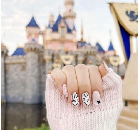 Olaf Nails, Disney World Nails, Disney Themed Nails, Disney Princess Nails, Disneyland Nails, Disney Nail Designs, Mickey Mouse Nails, Disney Inspired Nails, Disney Acrylic Nails