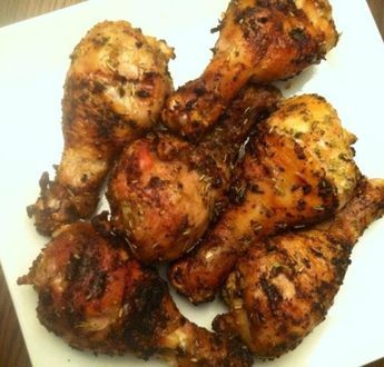 Chicken Legs On The Grill, Garlicky Chicken, Garlic Rosemary Chicken, Rosemary Chicken Recipe, Grilled Chicken Drumsticks, Grilled Chicken Legs, Chicken Receipes, Chicken Leg Recipes, Grilled Bbq Chicken