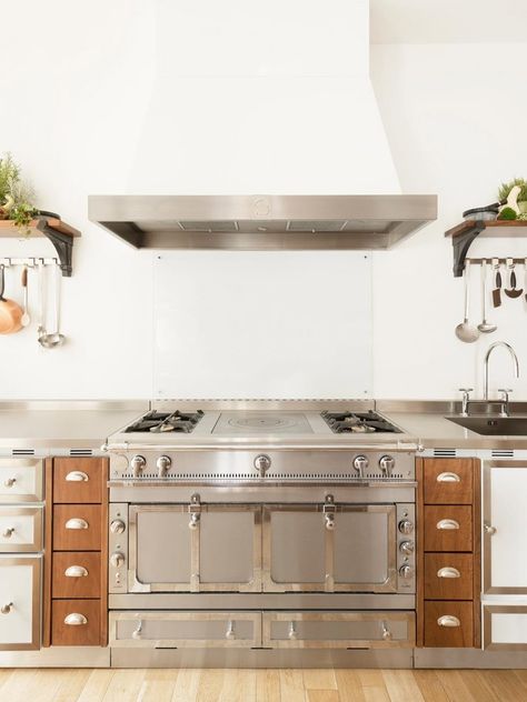 The La Cornue Château line | Habitus Living La Cornue Chateau, La Cornue Kitchen, Chateau Kitchen, Real Kitchen, Kitchen And Bath Design, Energy Efficient Design, Luxe Interiors, Build Your Dream Home, Bath Design