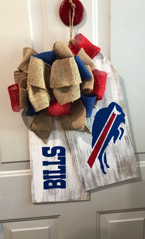 Buffalo Bills Stuff, Football Door Hangers, Football Crafts, Bills Logo, Buffalo Bills Football, Bills Football, Door Tags, Wood Door Hangers, Wood Tags