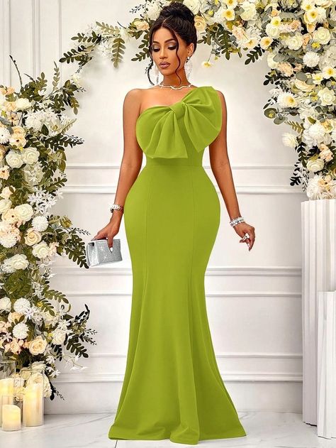 Dinner Dress Classy Elegant, Fancy Dinner Dress, Nigerian Bridesmaid Dresses, Dinner Gowns, White Dresses Graduation, Prom Dresses Elegant, Elegant Cocktail Dress, Womens Trendy Dresses, Dinner Dress Classy