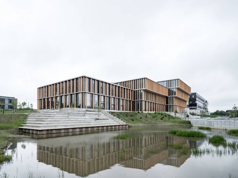 cobe aau science and innovation hub exterior Cobe Architects, Innovation Hub, Sustainable Building Materials, Solar Shades, Architecture Awards, Thinking Outside The Box, Entrepreneur Success, Civil Engineering, Building Materials