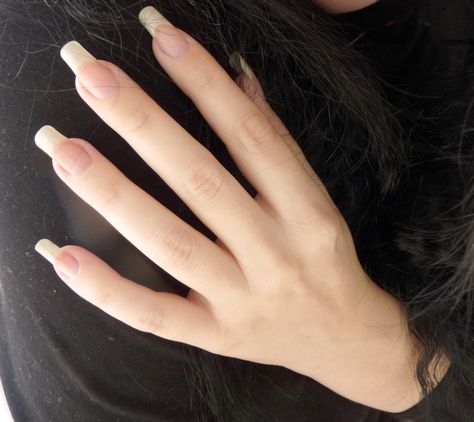 Gorgeous, long, square nails- must have taken absolute ages to grow! Wedding Nail Polish, Nail Shapes Square, Long Natural Nails, Long Square Nails, New Nail Designs, Super Nails, Ideas Nails, Short Nail Designs, Healthy Nails