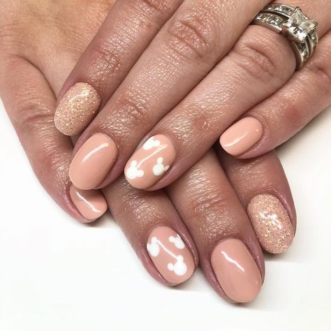 Brown Disney Nails, Disney Neutral Nails, Disney Nails Neutral, Nude Disney Nails, Disney Manicure Ideas, Neutral Disney Nails, Subtle Disney Nails, Classy Disney Nails, Disney World Nails