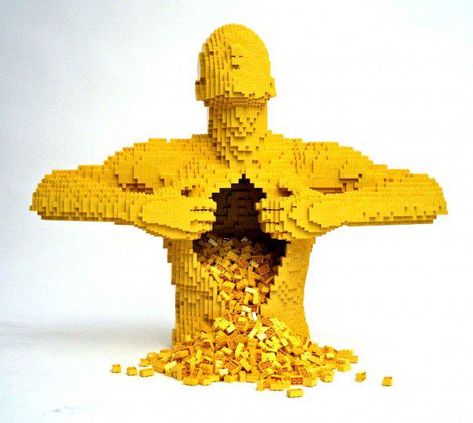 Famous LEGO Master Builder and Artist is Bringing Interactive Sculptures to Denver Lego Hacks, Lego Sculptures, Construction Lego, Emdr Therapy, Lego Man, Cool Lego Creations, Lego Art, Cool Lego, Lego Brick