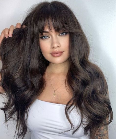 Long Hair with Piece-y Bangs for a Round Face Messy Wavy Hair, Bangs For Round Face, Bangs With Medium Hair, Straight Bangs, Round Face Shape, Wispy Bangs, Long Bangs, Round Face Haircuts, Long Hair With Bangs