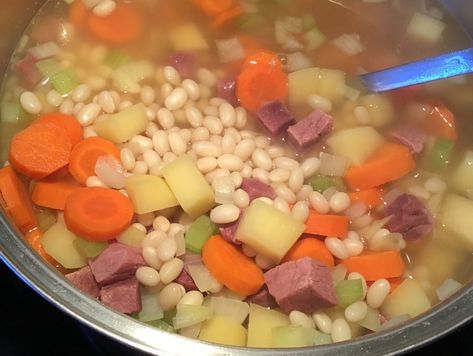 Boiled Beans Recipe, Boiled Beans, Newfoundland Recipes, Comforting Meals, White Bean Recipes, Canadian Cuisine, White Bean Soup Recipes, Rock Recipes, Baked Bean Recipes