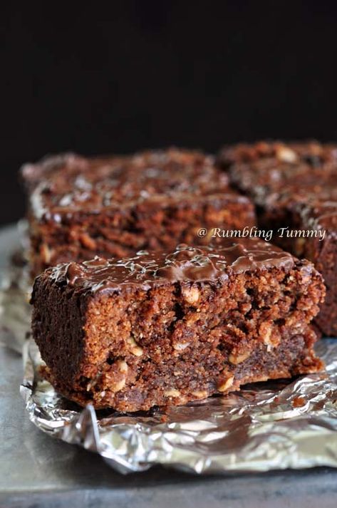 Milo Slice, Milo Recipe, Recipe Dessert, Chocolate Day, Slices Recipes, Fancy Desserts, My Journal, Cake Tins, Cake Flour