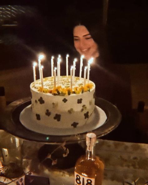 Kardashians Birthday, Kendal Jenner, Kendall Jenner Street Style, Jenner Family, Dream Cake, Kendall Jenner Outfits, Jenner Style, Kendall Jenner Style, Kardashian Jenner