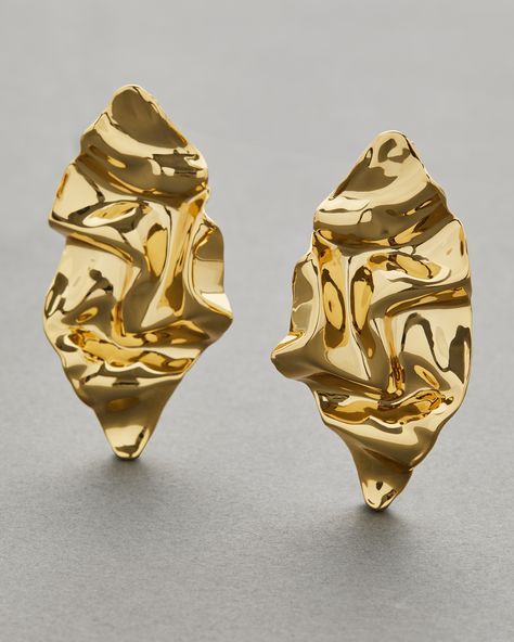 The Crumpled Gold Post Earrings feature 14k gold plated brass with a crumpled gold design that adds an organic and modern feel to any outfit. Large Gold Earrings, Miniature Sculpture, Alexis Bittar Jewelry, African Earrings, Gold Statement Earrings, Stylish Earring, Alexis Bittar, Big Earrings, Contemporary Jewellery