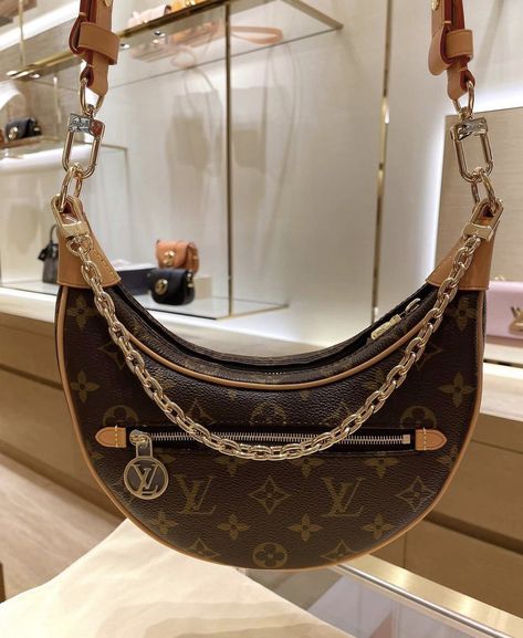 Louis Vuitton Crescent Bag, Louis Vuitton Bags Aesthetic, Loop Louis Vuitton, Louis Vuitton Loop Bag Outfit, Lv Loop Bag Outfit, Lv Loop Bag, Luis Vuitton Bags Handbags, Louis Vuitton Aesthetic Vintage, Louis Vuitton Bag Aesthetic