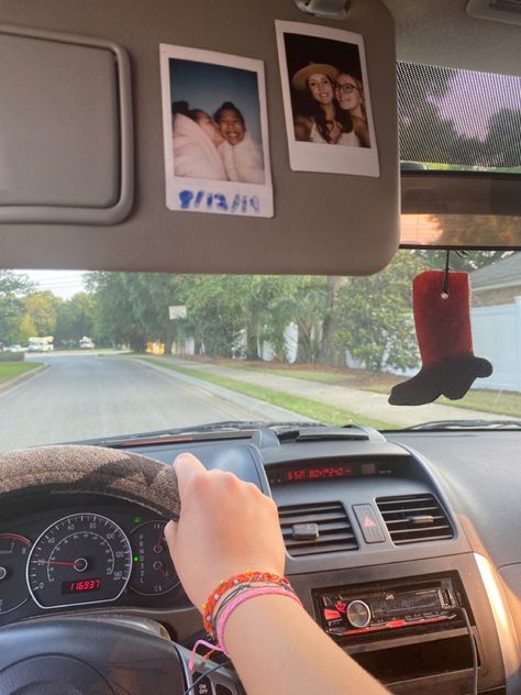 Cute Truck Interior Ideas, Fall Car Interior Decor, Corded Phone Aesthetic, Car Decorations Polaroid, Aesthetic Inside Of Car, Polaroid Car Pictures, Polaroid In Car, Passenger Princess Decor, Passenger Princess Aesthetic Car Decor