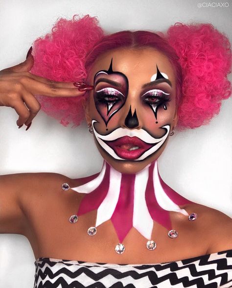 CIARA • MC • KEOWN on Instagram: “BANG💥🎈 What’s Halloween without another crazy clown look🎨  Products used :  @lunarbeauty life’s and drag palette @nyxcosmetics white and…” Halloween Makeup Clown, Fantasy Make-up, Halloween Make-up Looks, Halloweenský Makeup, Lunar Beauty, Holloween Makeup, Drag Make-up, Creepy Halloween Makeup, Cute Halloween Makeup