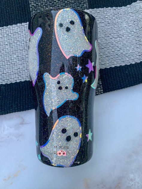 Halloween Glitter Tumbler Ghost Custom Glitter Tumbler - Etsy Tumbler Cups Personalized, Black Tumbler, Bling Crafts, Custom Starbucks Cup, Glitter Tumbler Cups, Sublimation Tumblers, Custom Tumbler Cups, Painted Mugs, Tumbler Cups Diy