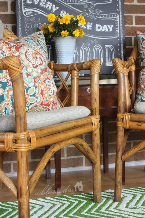 Beautiful $1 Bamboo Chairs | MyBlessedLife.net Bamboo Chairs Living Room, Bamboo Furniture Outdoor, Bamboo Chair Makeover, Bamboo Furniture Makeover, She Shed Interior, Diy Crafts Tutorials, Bamboo Chairs, Easy Family Recipes, Chippendale Chairs