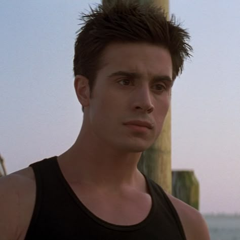 Freddie Prinze Jr I Know What You Did Last Summer, Freddy Prinze Jr, Freddie Prinze Jr Shes All That, Freddie Prince Junior 90s, Freddie Wild Child, Freddie Prinze Jr 90s, Freddy Prince Jr, 2000s Actors, Leo Core