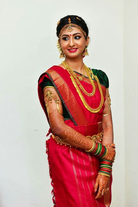 Lovely South Indian Bride Iyer Wedding Brides, 9 Yards Saree Madisar Bride, Madisar Saree Iyer Bride, Madisar Saree Iyer, 9 Yards Saree Madisar, Tamilian Bride, Iyengar Bride, Bride Stills, Madisar Saree