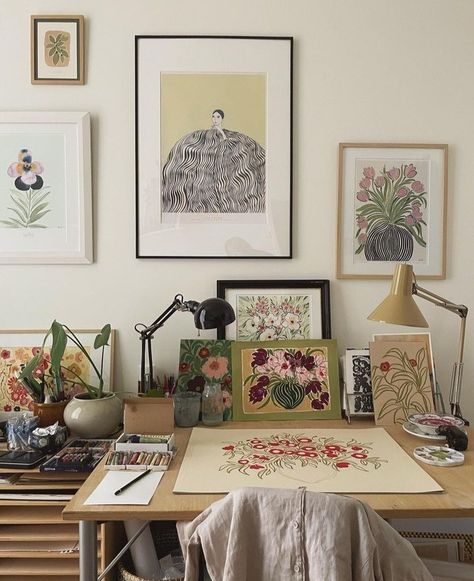 Art Studio Inspiration, Artist Desk, Artist Studios, Art Studio Room, Backyard Studio, Ivy House, Studio Inspiration, Artistic Space, Art Studio At Home