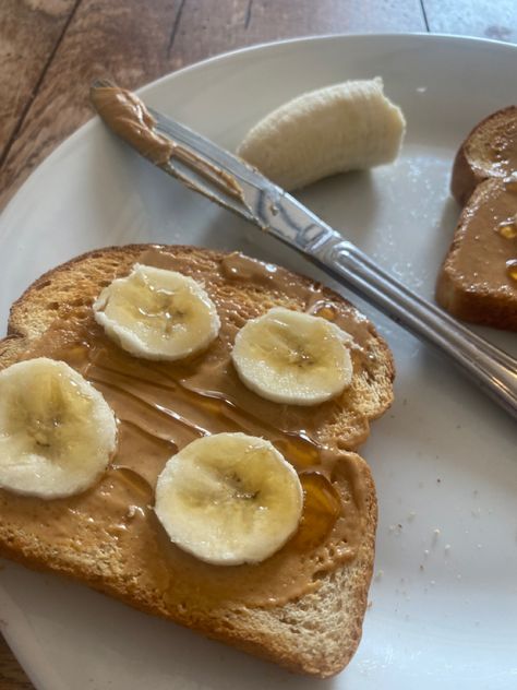 Pb Banana Toast, Homemade Nut Butter, Banana Toast, School Breakfast, Healthy Food Inspiration, Food Pics, Inspo Pics, Healthy Clean Eating, Sweet Snacks Recipes