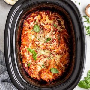 Effortless Crock Pot Lasagna - Real Food Whole Life Easy Crockpot Lasagna Recipe, Crockpot Lasagna Easy, Instant Pot Spaghetti Recipe, Crock Pot Lasagna Recipe, Vegetarian Lasagna Recipe, Slow Cooker Pasta Recipes, Crockpot Lasagna, Slow Cooker Lasagna, Lasagna Ingredients