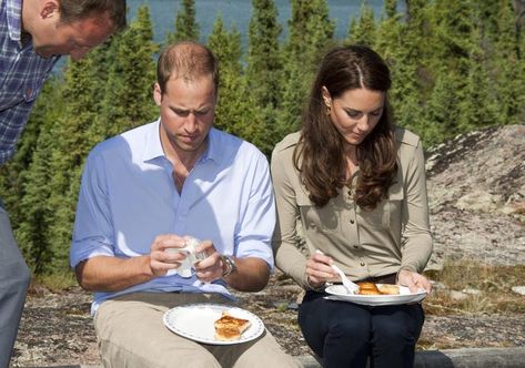 Disappointing Photos That Show What Royal Life Is Like Kate Middleton Diet, William And Catherine, Dukan Diet, Northwest Territories, Prince William And Catherine, Healthy Lunches, Diet Vegetarian, Royal Life, Perfect Figure