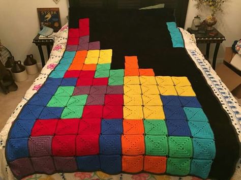 Tetris Afghan. Crochet Crafts, Granny Square, Contemporary Rug, Crochet Patterns, Crochet, Bed, Pattern, Home Decor, Home Décor