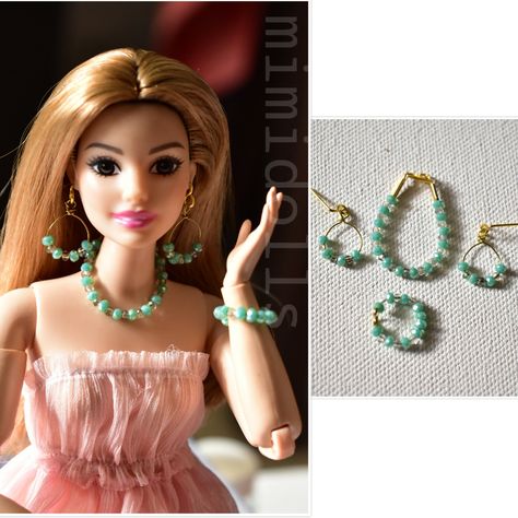 Barbie Jewellery, Barbie Jewerly, Barbie Diy Accessories, Accessoires Barbie, Barbie Knitting Patterns, Barbie Dress Pattern, Barbie Jewelry, Doll Hats, Diy Barbie Clothes