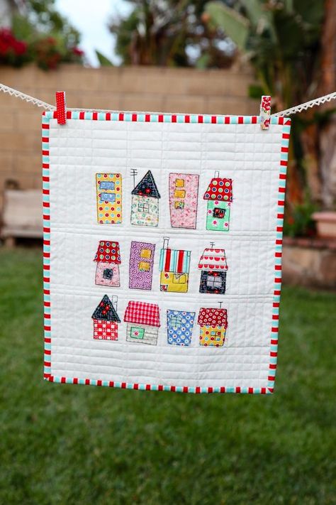 House & Jam Jar mini quilts Mini House Quilt, Houses Quilt, Wonky Houses, Minki Kim, Sewing Illustration, House Quilt Block, Doll Quilts, Mini Quilt Patterns, Nancy Zieman