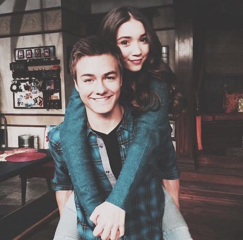 Rowan Blanchard and Peyton Meyer Riley And Lucas, Girl Meets World Cast, Peyton Meyer, Riley Matthews, Disney Channel Shows, Rowan Blanchard, Disney Channel Stars, Boy Meets World, Sofia Carson