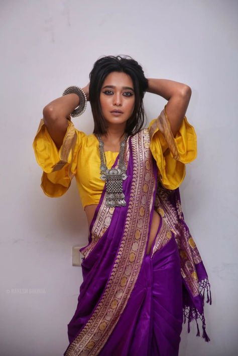 Sayani Gupta wearing Motifs by Surabhi Didwania Sayani Gupta, Gotham Rogues, Kurti Sleeves, Ethnic Wears, Kurti Sleeves Design, Indian Inspired, Indian Style, Cutie Pie, India Beauty