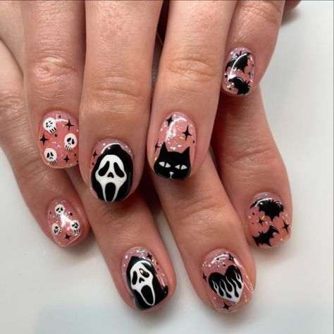 Spooky Stars & Scream, Halloween Nail Designs, spooky Halloween nails, cute halloween nails, Halloween nail Designs acrylic Spooky Nail Ideas, Halloween Nails Cute, Short Halloween Nails, Cat And Ghost, Spooky Nail, Blood Nails, Scary Nails, Pumpkin Nail Art, French Tip Manicure