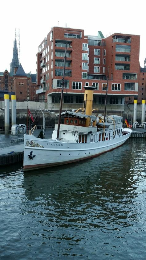 Ocean Cleanup, Big Yachts, Classic Wooden Boats, Classic Yachts, Vintage Boats, Classic Motors, Boat Stuff, Yacht For Sale, Steam Boats