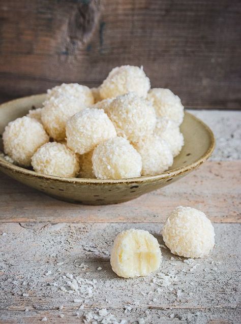 pretty. simple. sweet: White Chocolate Coconut Truffles Chewy Molasses Cookies, Coconut Truffles, White Chocolate Truffles, Truffle Recipe, Sweet 15, Chocolate Coconut, Chocolate Truffles, Vegetarian Chocolate, Food Gifts