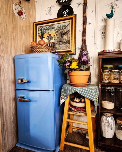 Vintage Mini Fridge, Family Basement, Vintage Fridge, Basement Garage, Vintage Style Kitchen, Apartment Dorm, Compact Refrigerator, Cottage Core Aesthetic, Retro Blue