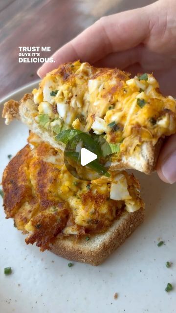 @eatinghealthytoday on Instagram: "Crispy Egg Salad 🍳🥪 (via: @healthyishfoods)  This spicy combination includes, chopped hard boiled eggs, kewpie mayonnaise, spicy sriracha, chopped chives, shredded mozzarella cheese, salt and black pepper. Mixed together and portioned out into small egg salad cakes, then pan fried to crispy perfection.  #crispyeggsalad #eggs #eggsalad #crispy #toast #asmrfood #lunch #lunchtime #spicy #newyear" Hard Boiled Egg Recipes Breakfast, Boiled Egg Breakfast Ideas, Boiled Egg Recipes, Hard Boiled Egg Recipes, Kewpie Mayonnaise, Salad Cake, Crispy Egg, Egg Salad Sandwiches, Boiled Egg Diet