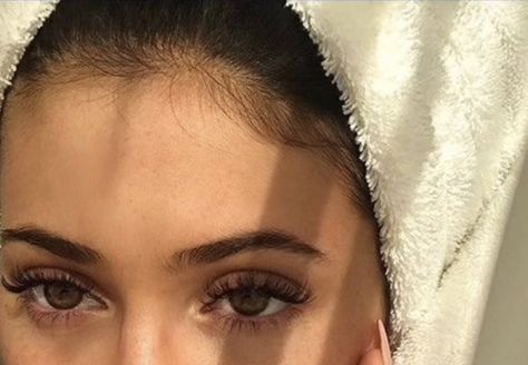 Lash Extensions Styles Kylie Jenner, King Kylie Lash Extensions, Lash Extensions Kylie Jenner, Eyelash Extensions Kylie Jenner, Kylie Wet Set Lashes, Kendall Jenner Lashes Extensions, Kylie Jenner Eyelash Extensions, Kylie Jenner Lash Extensions, Kylie Jenner Eyelashes