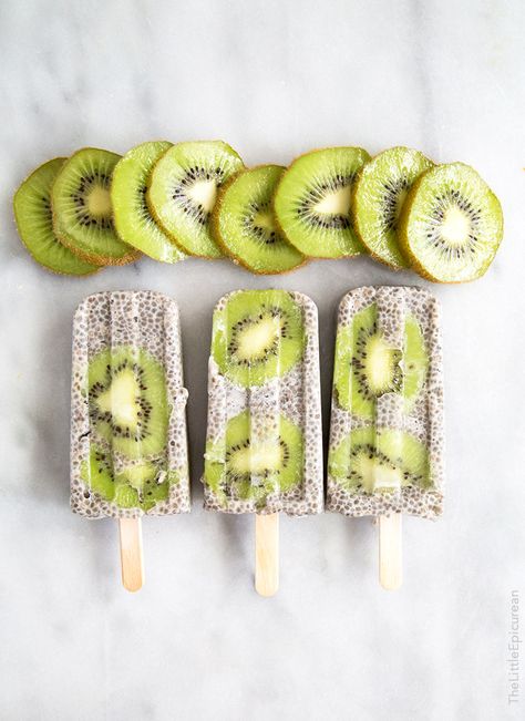 Protein Popsicles, Cookies Banane, Chia Seed Coconut Milk, Oreo Cake Pops, Healthy Popsicle Recipes, Kiwi Recipes, Mango Popsicles, Smoothie Popsicles, Healthy Popsicles