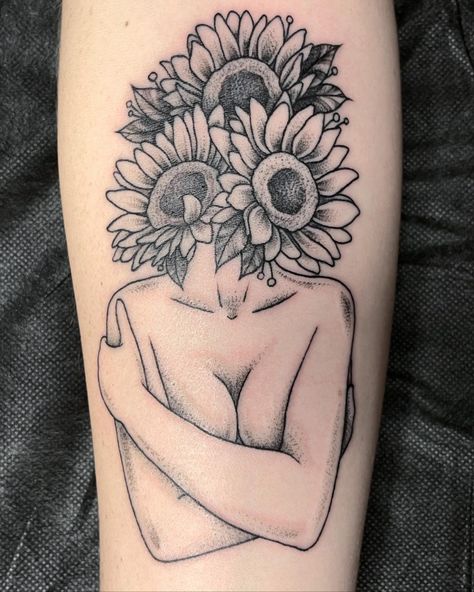 30+ Sunflower Tattoo Ideas: Meaning and Symbolism - 100 Tattoos Tattoo Ideas Meaning, Ojo Tattoo, Sunflower Tattoo Ideas, Sunflower Tattoo Sleeve, Hippie Tattoo, Sunflower Head, Health Tattoo, Self Love Tattoo, Palm Tattoos