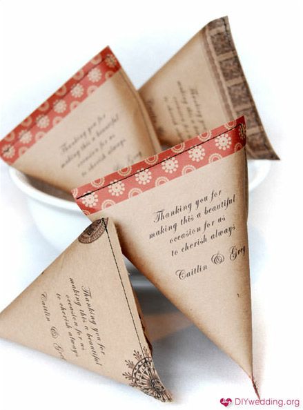 Вот так можно упаковать травки Calendar Advent, Săpunuri Handmade, Packaging Idea, Favors Diy, Wedding Favor Bags, Diy Wedding Favors, Valentine Treats, Packaging Ideas, Wrapping Ideas