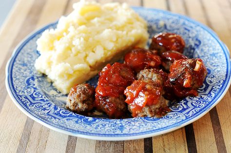 BBQ meatballs.....I love these, and kids do too which is always a bonus Pioneer Woman Bbq Meatballs, Pioneer Woman Comfort Meatballs, Pioneer Woman Meatballs, Comfort Meatballs, Bbq Meatballs, Foods Ideas, Pioneer Woman Recipes, Comfort Food Recipes Dinners, Ree Drummond