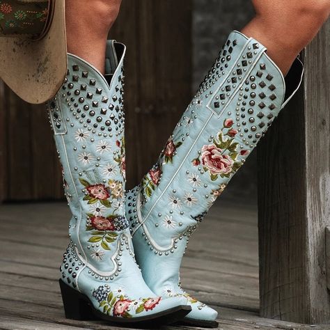 Cute cowgirl boots outfits