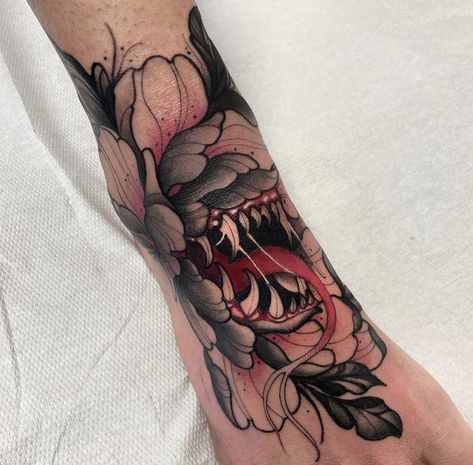 Carnivorous Flower, Mouth Tattoo, Tooth Tattoo, Neo Tattoo, Abstract Tattoos, Monster Tattoo, Express Emotions, Theme Tattoo, Creepy Tattoos