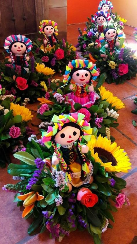 Ideas para decorar una fiesta mexicana - Dale Detalles Mexican Theme Party Decorations, Mexican Baby Shower, 50 Party, Mexican Birthday Parties, Mexican Themed Weddings, Mexican Babies, Mexican Party Decorations, Mexican Fiesta Party, Mexican Doll