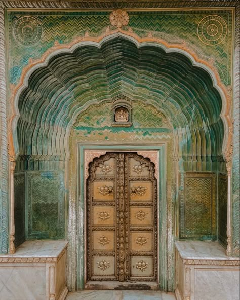 Jaipur India - Travel aesthetic photography India Travel Aesthetics, India Wallpapers Aesthetic, Rajasthan Aesthetic Pictures, India Travel Aesthetic, Aesthetic Jaipur, Indian Aesthetic Photography, The Palace Of Illusions, Rajasthan Aesthetic, Jaipur Aesthetic