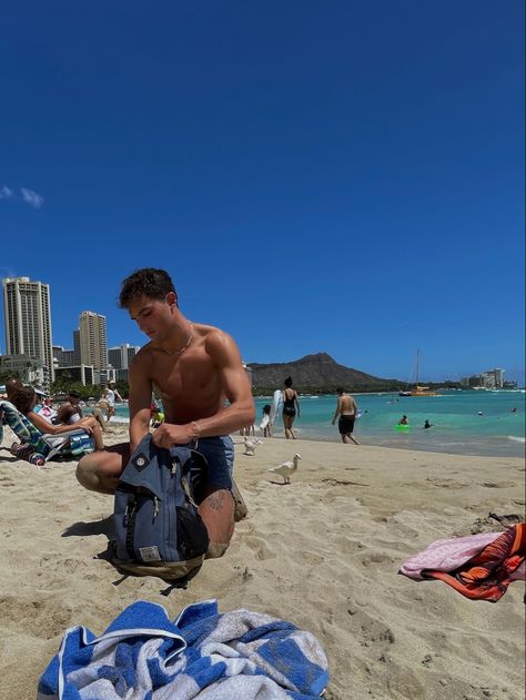 Beach Man Aesthetic, Guy On Beach, Man On Beach Aesthetic, Guy With Surfboard, Man Holding Surfboard, Surfer Boy, Surfing Photos, Beach Pictures Poses, Pictures Poses